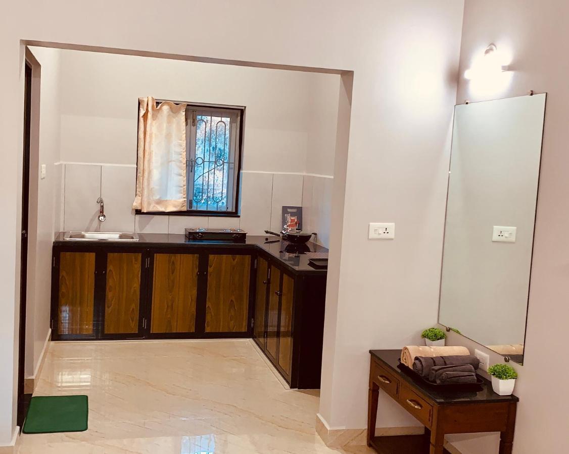 Stan-Inn, North Goa, Vagator, With Strong Wifi,Free Private Parking & Kitchen, Can Cook Where You Stay ภายนอก รูปภาพ